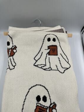 NWT Goblin & Ghoul 50x70” Throw Blanket Ghost Reading Books, Halloween VIRAL